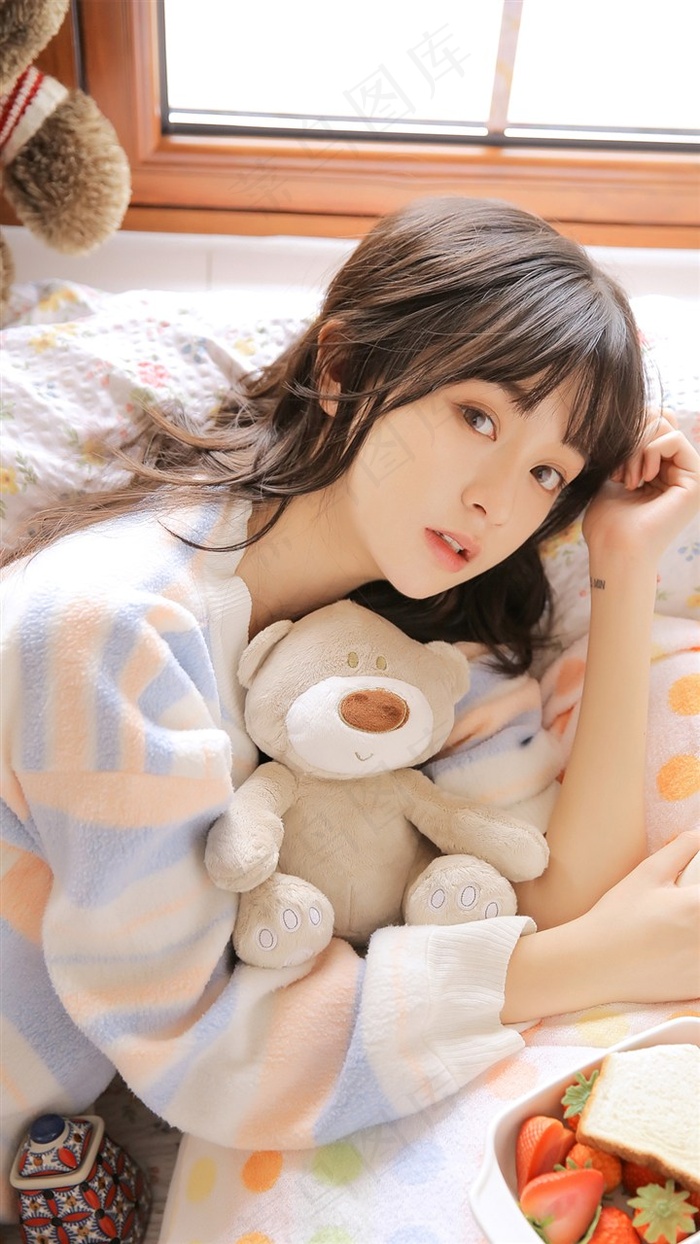 女生一丝一不挂的跳舞